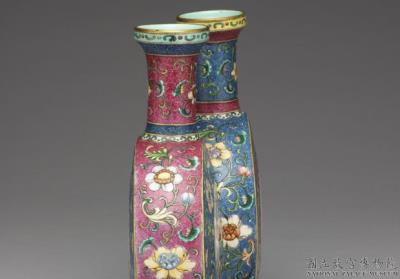图片[3]-Coupled vase with flower-and-bird panels in fen-ts’ai rose enamels, Ch’ien-lung reign (1736-1795), Ch’ing dynasty-China Archive